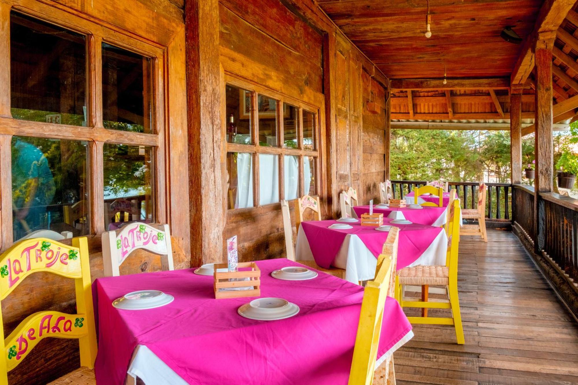 Zirahuen Forest And Resort Екстер'єр фото