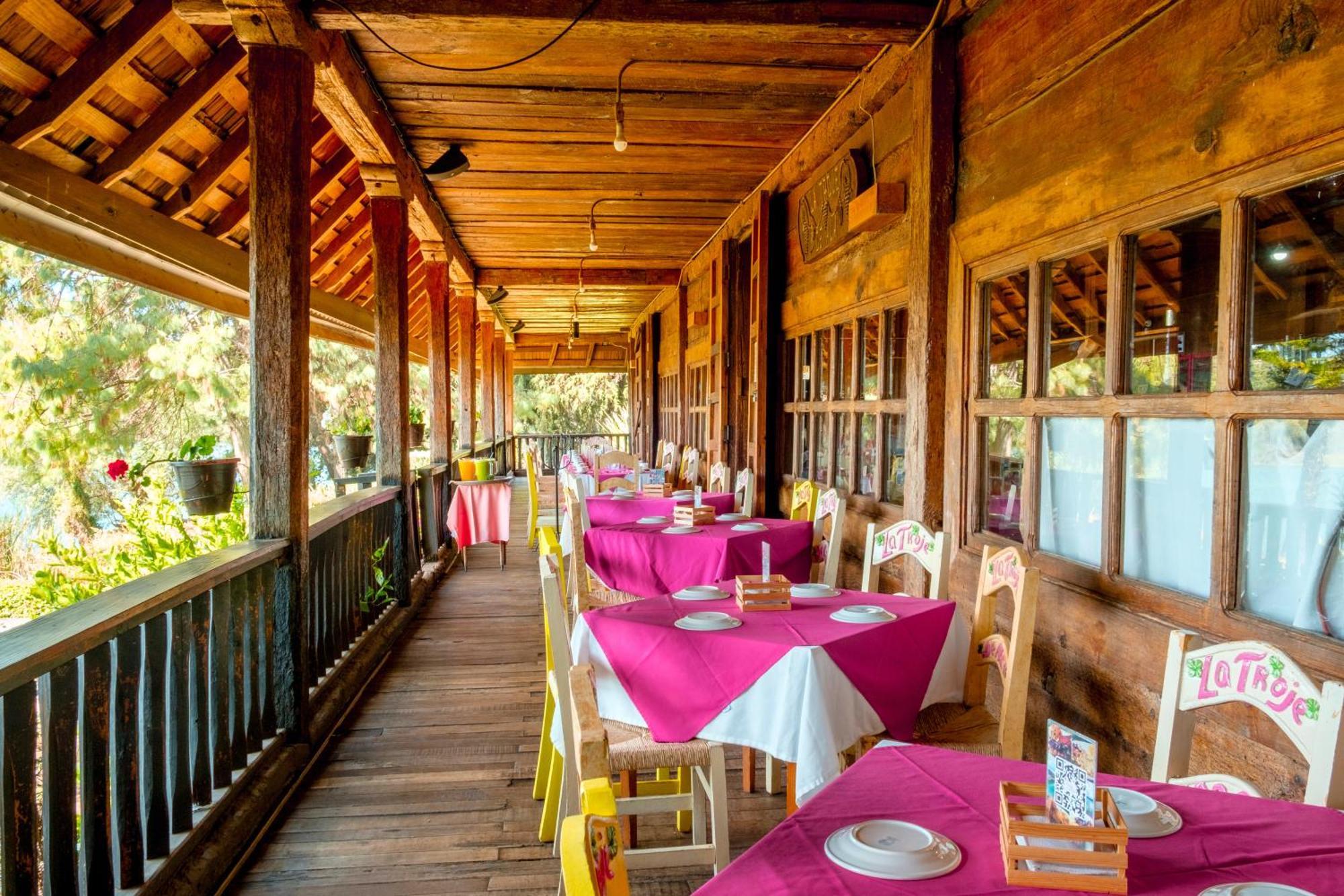 Zirahuen Forest And Resort Екстер'єр фото