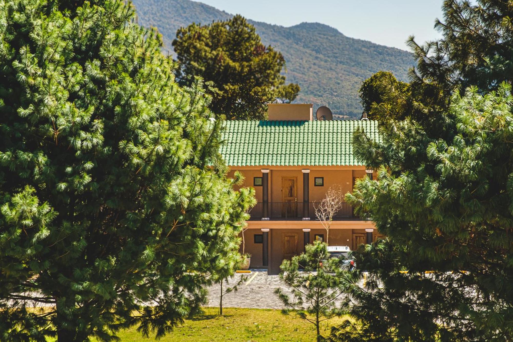 Zirahuen Forest And Resort Екстер'єр фото